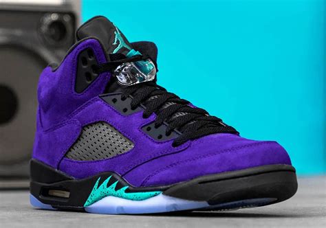 Where To Buy Shoe Laces For The Nike Air Jordan 5 Alternate Grape