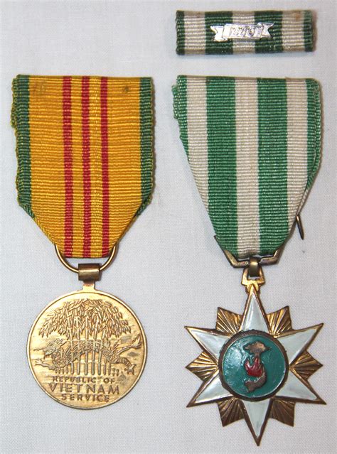 T047 Theater Made Vietnam Service And Campaign Medals B And B Militaria
