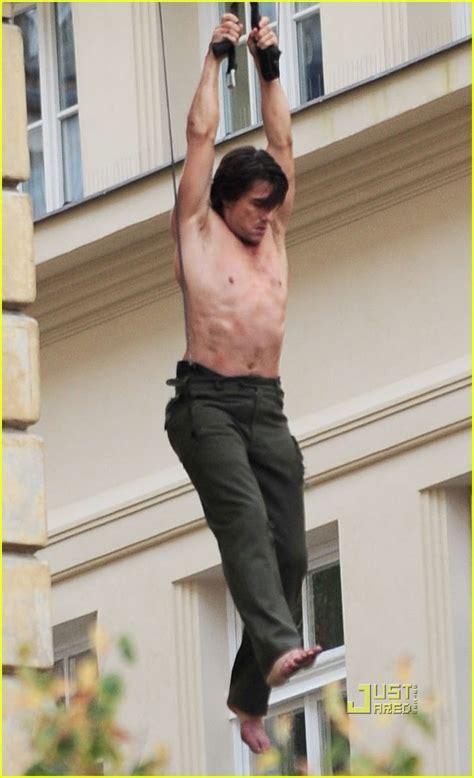 MALE CELEBRITIES Tom Cruise Shirtless Stunts For M I 4 Totally Turns