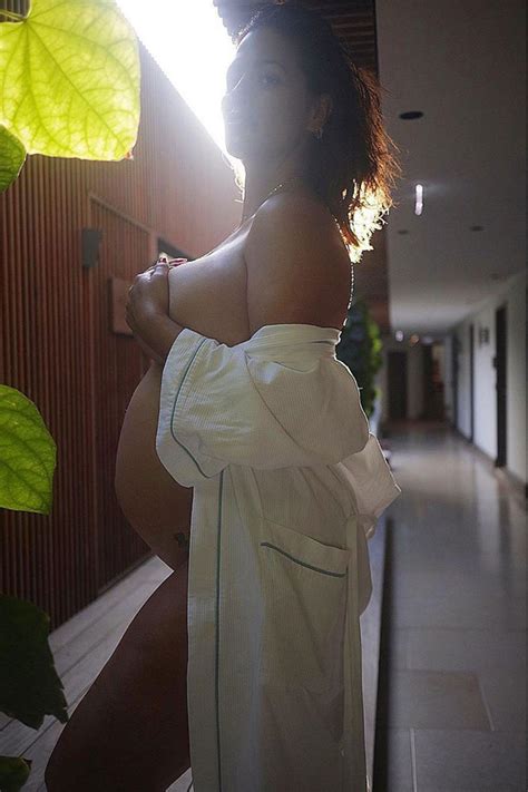 Ashley Graham Shares Nude Baby Bump Photo