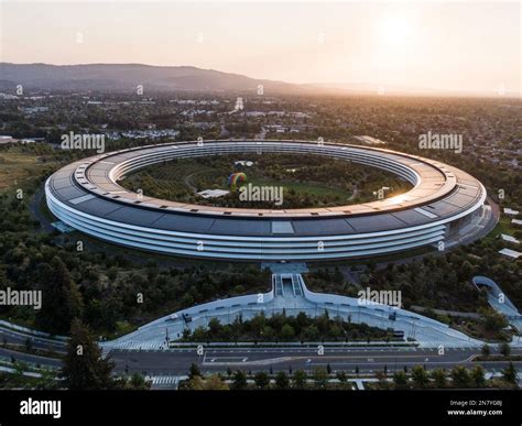Apple Headquarters Offices Hi Res Stock Photography And Images Alamy