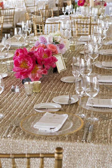 21 Gorgeous Ways To Incorporate Gold Into Your Wedding Décor Tent