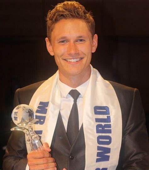 Mister World 2014 Est Un Beau Danois