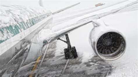 Airlines Issue Travel Waivers Ahead Of East Coast Winter Storm Gail
