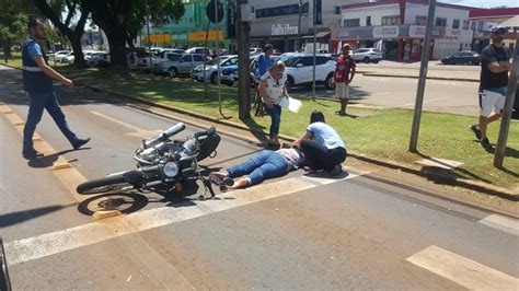 Mulher Fica Ferida Em Acidente Entre Carro E Moto Na Avenida Brasil