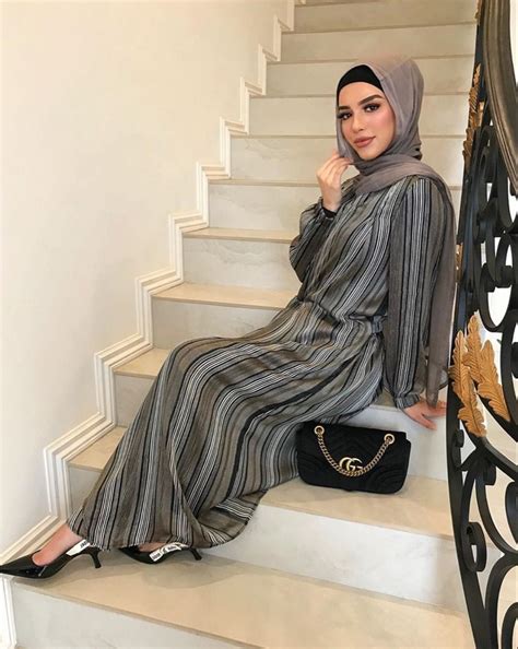 Modern Stripe Dresses Always Look Great With Hijab Fashion Image