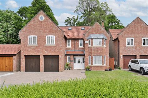 6 Bed Detached House For Sale In Woodland Rise Sproatley Hull East