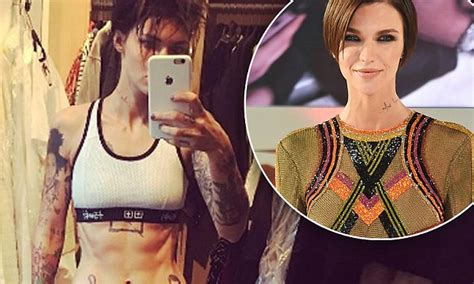 Ruby Rose S Flaunts Abs In Instagram Photo Daily Mail Online