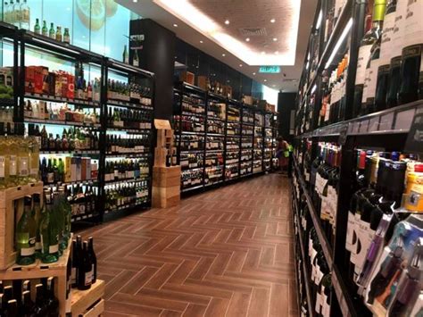 The area offers exclusive living with a proliferation of foreign cuisine restaurants, premium/foreign brand grocery stores, international schools and the likes, says cbre|wtw managing director foo gee jen. Jaya Grocer Empire Shopping Gallery, Food Market in Subang ...