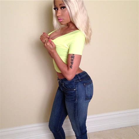 Nicki Minaj Posts Cleavage Baring Pics—check Em Out E News