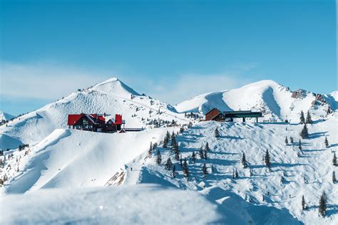 Kicking Horse Lodging Official On Mountain Accommodations