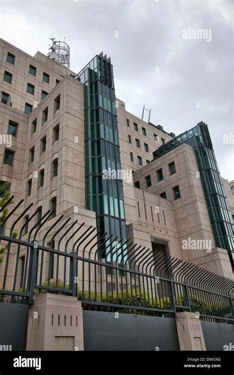 Mi6 Building At Vauxhall Cross Hi Res Stock Photography And Images Alamy