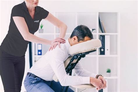 Deep Tissue Massage Can Be Beneficial For A Variety Of Conditions Ambrasenatore