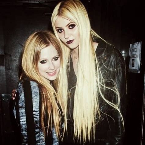 Avril Lavigne E Taylor Momsen Taylor Momsen Avril Lavigne Taylor Monsen