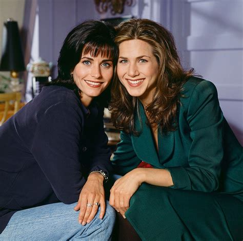 jennifer aniston and courteney cox can t get enough ‘friends bloopers