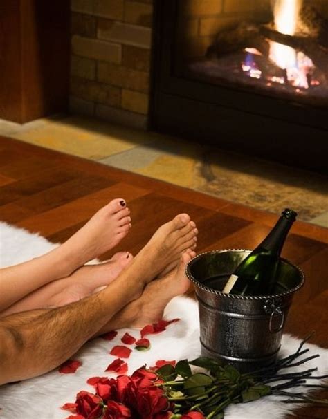 How To Have A Cozy Valentine S Date At Home