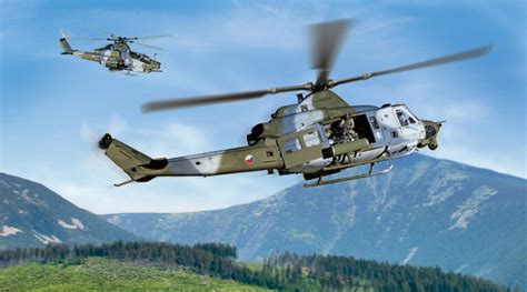 Bell Zahájil Výrobu Prvního Vrtulníku Ah 1z Viper Pro AČr Czech Air Force