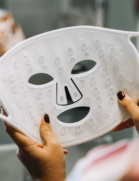 Currentbody Skin Led Light Therapy Mask Review Led Light Therapy Mask