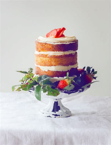 Recette naked cake à la fraise Cuisine Madame Figaro