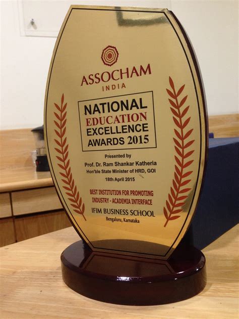 Assocham Awards Ifim Business School For The Best In Promoting