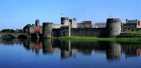 King Johns Castle River Shannon County Limerick Ireland Stock