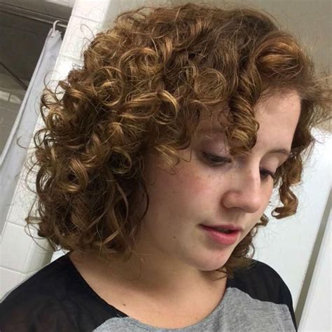 5 Way To Make Your Wavy Hair Look Curlier Wavyhairstyles Curly Natural Curls Curly Hair