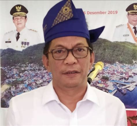 Salah satunya dosen saya di u*m. Jika terpilih, Ical akan naikkan Kesra Pegawai dan Gaji PTT | Jurnal Sidik - Memberikan ...
