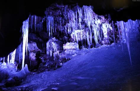 Narusawa Hyōketsu Ice Cave3 Living Nomads Travel Tips Guides