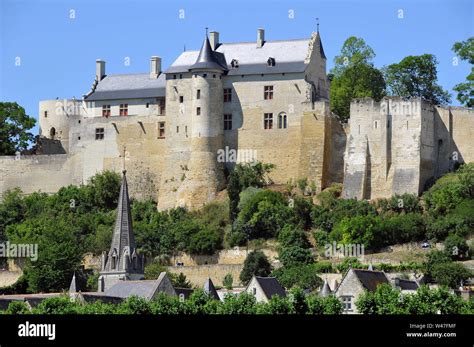 Château De Chinon Chinon Francia Europa Foto Stock Alamy