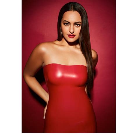 49 Sexy Sonakshi Sinha Boobs Pictures Are Here To Make Your Day A Win