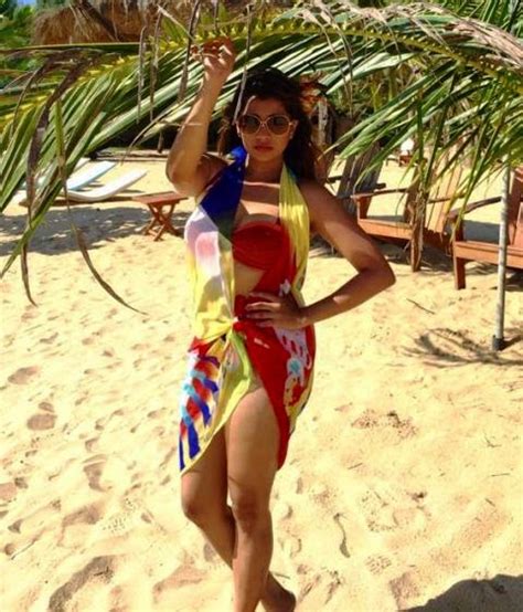 Sri Lankan Populer Actress Nadeesha Hemamali Bikini Photos Hot Sex Picture
