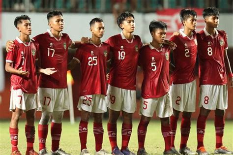 Indonesia U Vs Vietnam Di Final Piala AFF U Fakhri Husaini Beri Kado Kemerdekaan RI