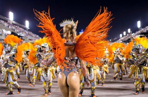 karneval in rio de janeiro samba königinnen und trommler sorgen für sexy spektakel