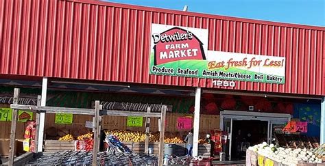 Pick up goji berries, seasonal produce, fresh sauces, honey, soaps or candles at the corner store on reynolds street. Detwiler's in Venice - The Farmer's Market Grocery Store!