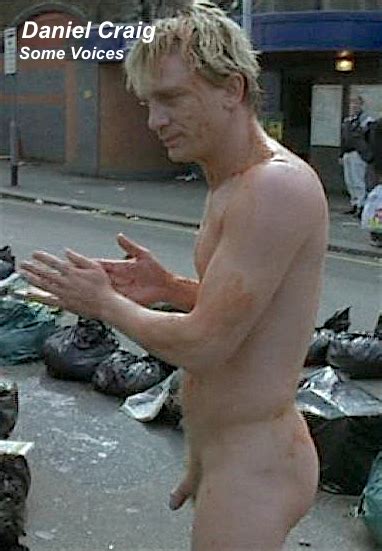 Menembarrassed Daniel Craig Frontal Naked SMALL. 