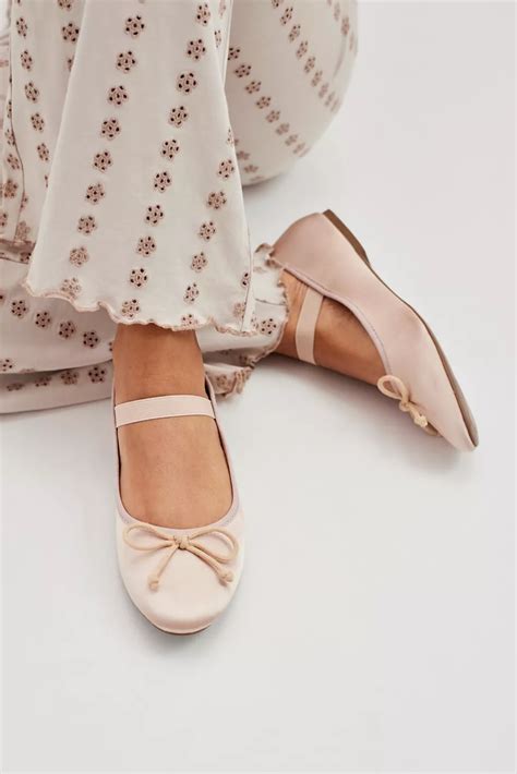 Uo Ella Satin Ballet Flat Urban Outfitters Flat Shoes Outfit Ballet
