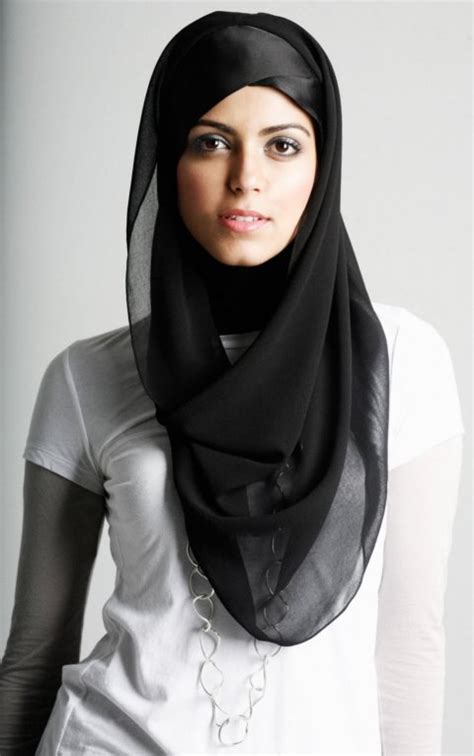 Latest 2013 Hijabs And Abayas Fashion Point