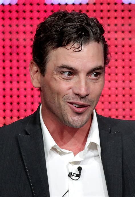 Robert urich was born in the tiny steel town of toronto, ohio, and he never forgot the valuable lessons he learned there. Skeet Ulrich - Skeet Ulrich Photos - 2010 Summer TCA Tour - Day 3 - Zimbio