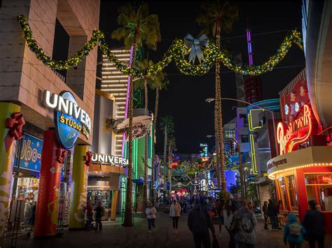 Guide To The Holidays At Universal Citywalk At Universal Studios Hollywood Sanibel Villa