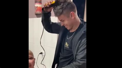 Brother Shaves His Head To Support Sister Battling Cancer Watch Viral