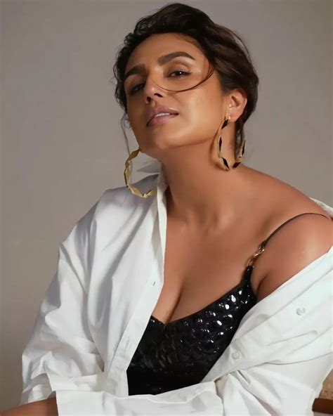 bollywood actress sexy photoshoot huma qureshi very glamours and cute stills photos hd images