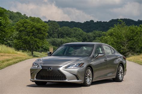 I'd prefer lexus simply not include paddle shifters instead of offering a disingenuous manual mode. Lexus ES 350: Elegant Sedan is All-New for 2019 - New on ...