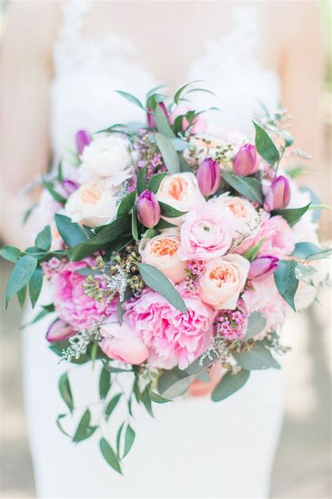 Learn about pricing and tips on flower decorations. How Much Do Wedding Flowers Cost? | Wedding Floral Pricing ...