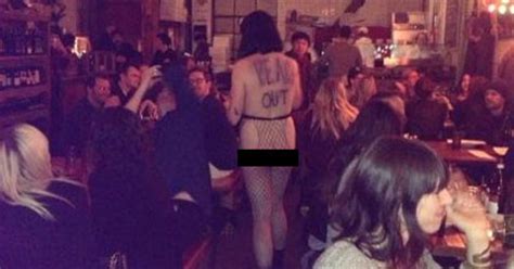 Waitress At Brooklyn Pizzeria Serves Customers In The Nude Photo Goes