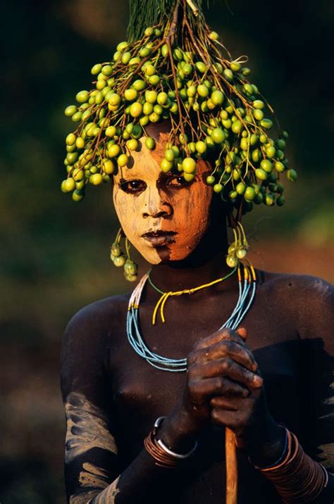 la belleza de las tribus surma y mursi ibytes tribal face african people portrait
