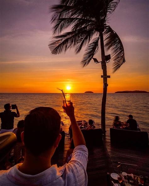 This Sabah Resort Located Along Tanjung Aru Beach Has A Sunset Bar