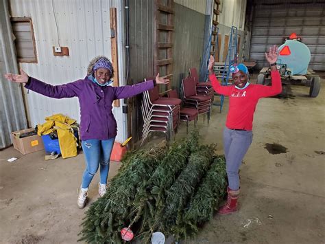 Farm Workers Get Help To Celebrate Christmas Away From Home Simcoe