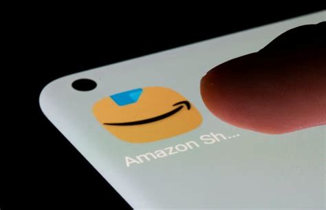 Amazon Seen Triumphing Over Apple Privacy Changes In Digital Ad