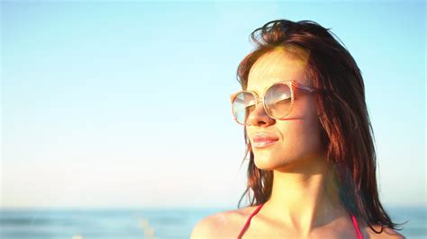 A Beautiful Woman In Bikini Dancing And Posing On The Beach 21752045 Stock Video At Vecteezy