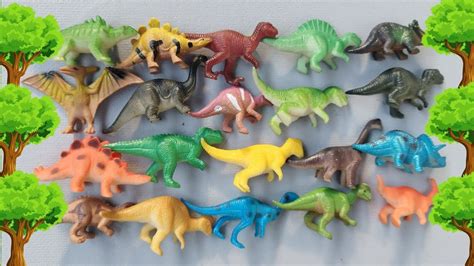 Animais de Plástico Pré histórico em Demostração Tiranossauro Rex Triceratops YouTube
